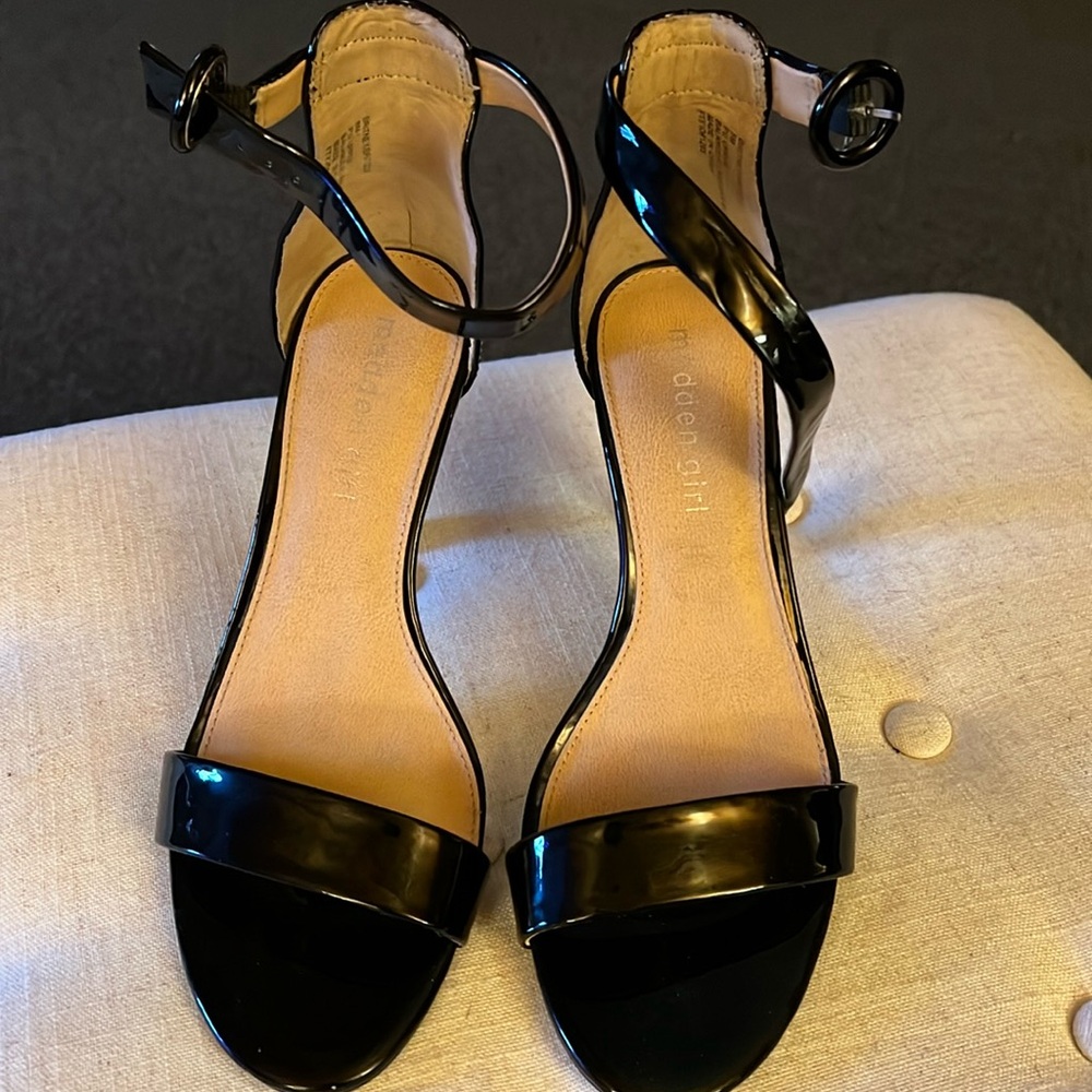 Madden girl sexy high heels. Pat black